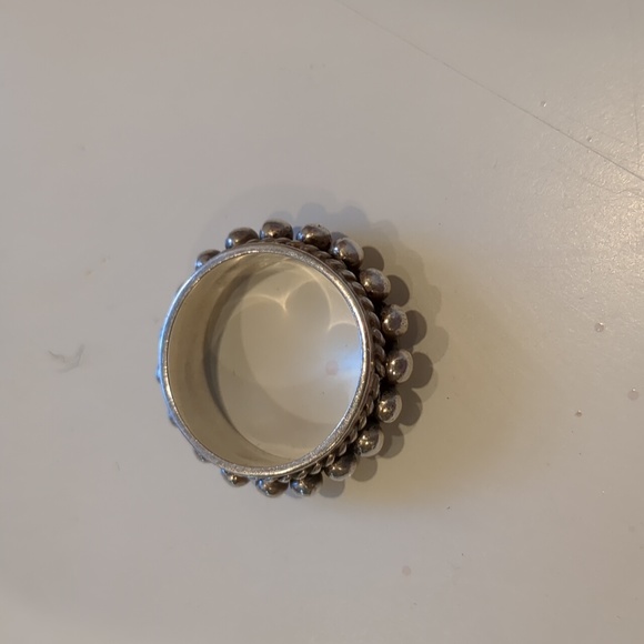 Silver ring - Picture 2 of 3